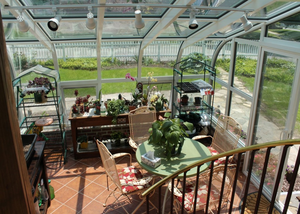 Curved Eave Aluminum Greenhouse Glass House, LLC